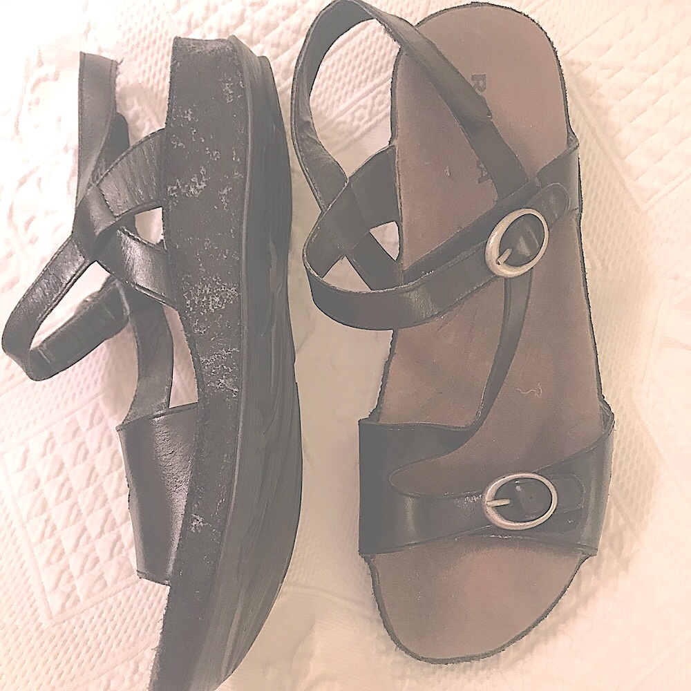 Shors Sandles Romika very Good Condition size 40